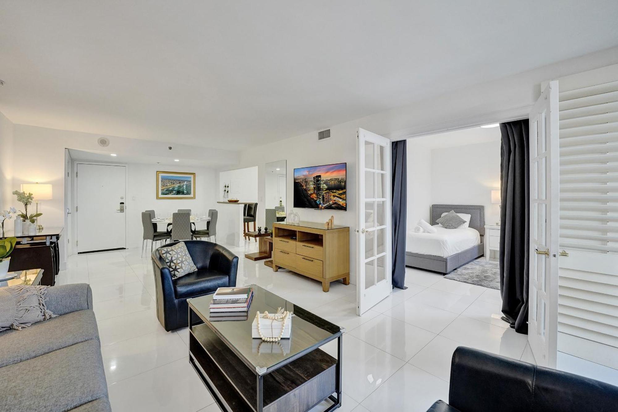 Apartment Beautiful Oceanside Retreat Service 609
